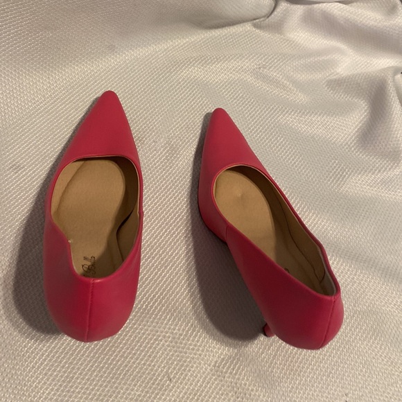 LUNNAH BELLA SIZE 9 fushia lpumps never worn - Picture 2 of 6